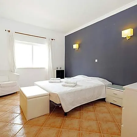 C03 - Galé In Appartamento Lagos