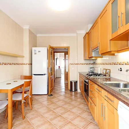 C03 - Gale In Apartment